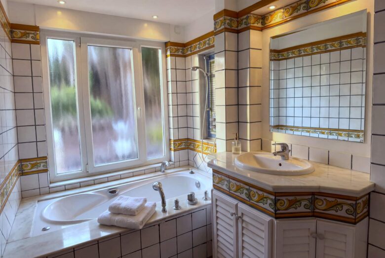 Villa Crone La Matanza – Bagno con vasca da bagno