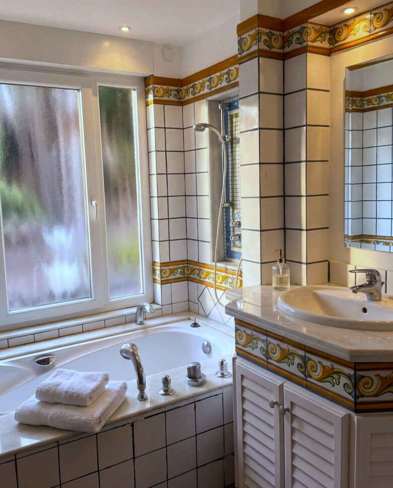 Villa Crone La Matanza – Bagno con lavandino e vasca da bagno